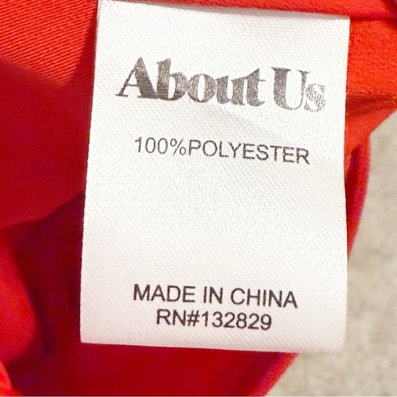 About Us Kaelie Red Off the Shoulder Long Sleeve Shirt Size Small - Picture 7 of 7